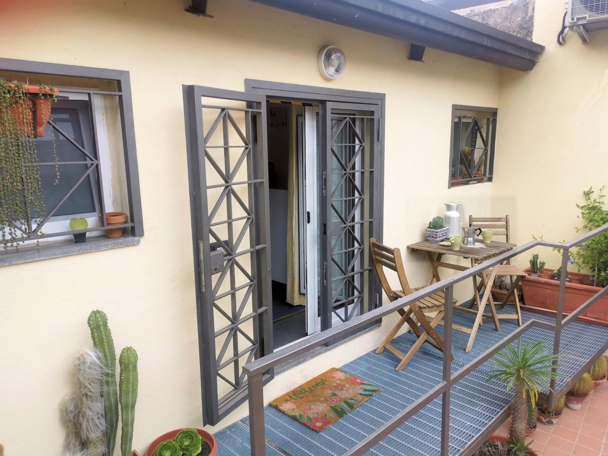 Casetta Correra Relax Con Terrazzo E Confortevole Smart Working Nel Centro Di Naples