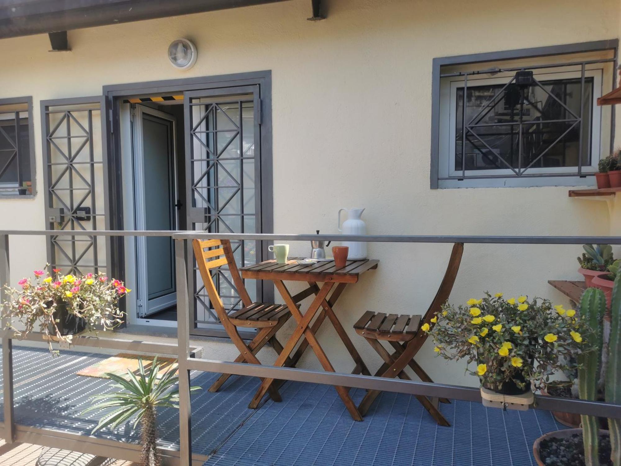 Casetta Correra Relax Con Terrazzo E Confortevole Smart Working Nel Centro Di Appartement Naples